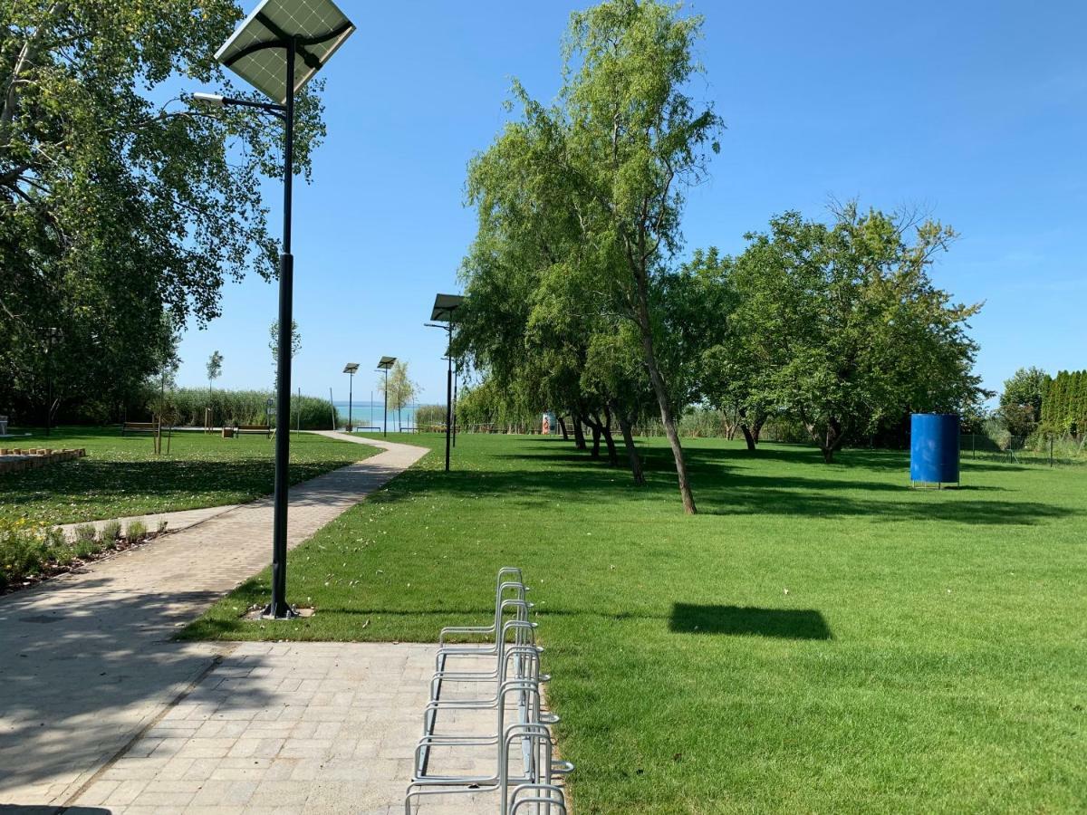 Nora Apartman Балатонкенеше Екстер'єр фото